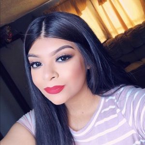 Meet your Posher, Alejandra